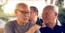 后台女护士